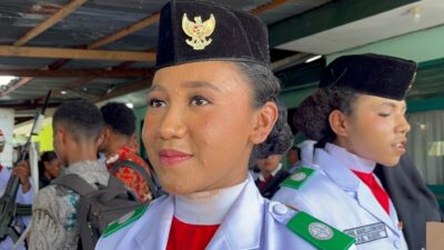 (Momen Haru HUT ke-81 RI di Nabire: Pembawa Baki Masrya Ayomi Titip Pesan untuk Ayah yang Sakit)