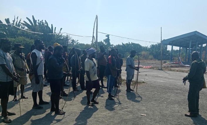 (Meriahkan HUT ke-81 RI, Kepala Suku Besar Meepago Gelar Lomba Panahan di Nabire)