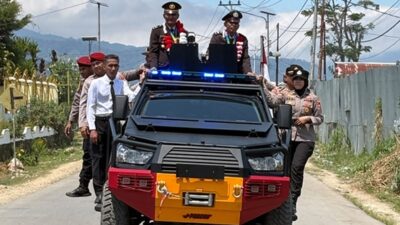 (Dua Personel Polres Dogiyai Resmi Purnabakti Setelah Puluhan Tahun Mengabdi)