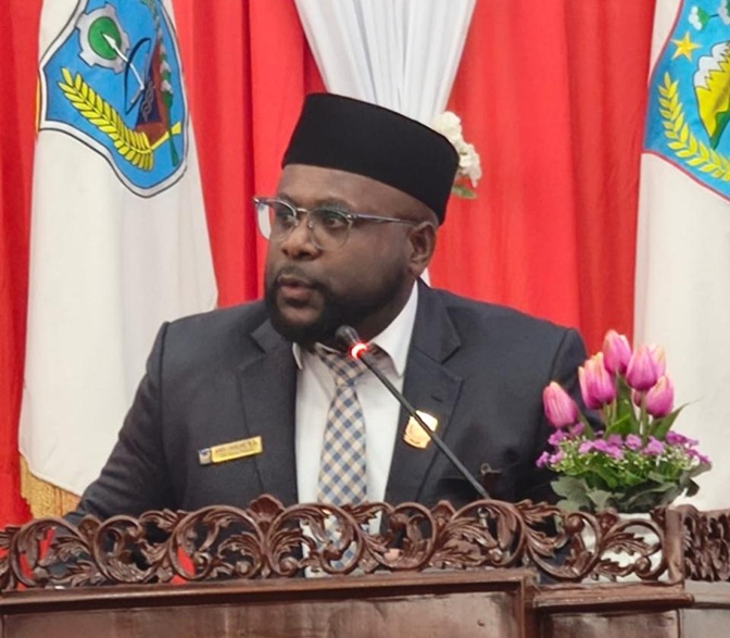 (Wakil Ketua Komisi V DPR Papua Tengah, Anis Labene)