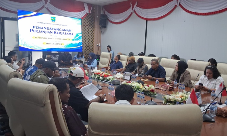 (Pemprov Papua Tengah Teken Mou Dengan 30 Perusahaan Media, Ini Pesan Penting Gubernur Meki Nawipa)