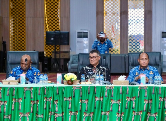 (Gubernur Minta OPD Papua Tengah Tak Asal Susun LPPD)