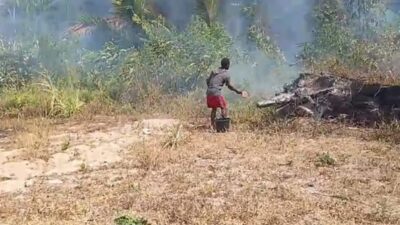 (Kebakaran Lahan di Kampung Sima Nabire Mengarah ke Permukiman Warga)