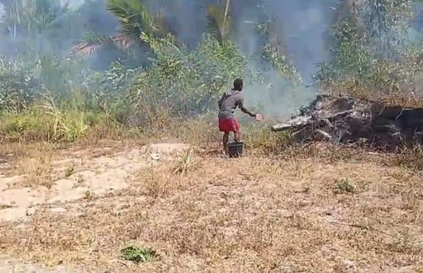 (Kebakaran Lahan di Kampung Sima Nabire Mengarah ke Permukiman Warga)