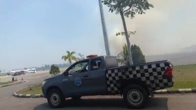 (Jarak Pandang Cuma 70 Meter, Penerbangan di Nabire Ditunda Akibat Asap Karhutla)