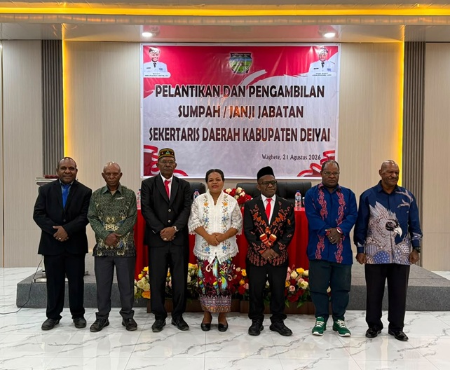 (Ambrosius Eria Resmi Jadi Sekda Definitif Deiyai, Pemkab Segera Tata Jabatan Eselon II)