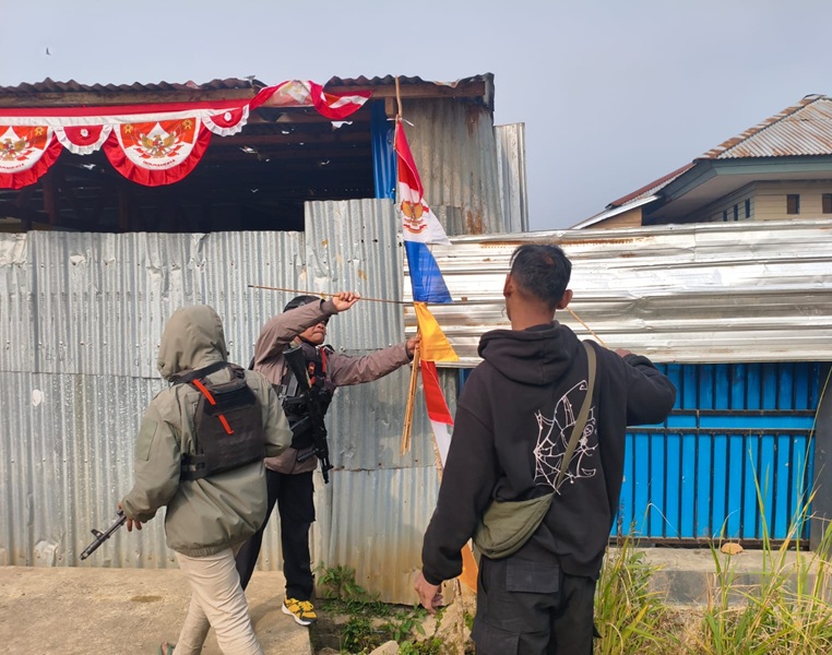 (Polsek Kamuu Dogiyai Diserang OTK, Polisi Perkuat Pengamanan)