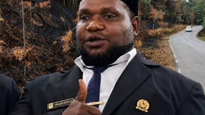 (Anggota DPRK Paniai dari Wilayah II, Distrik Siriwo, Zakius Obaipa)