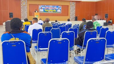 (Pemkab Deiyai Gelar Ibadah Oikumene, Aparatur Diajak Jadi Pembawa Damai)