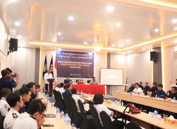 (Tim PORA Papua Tengah Bahas Pengawasan WNA dan Investasi Asing)