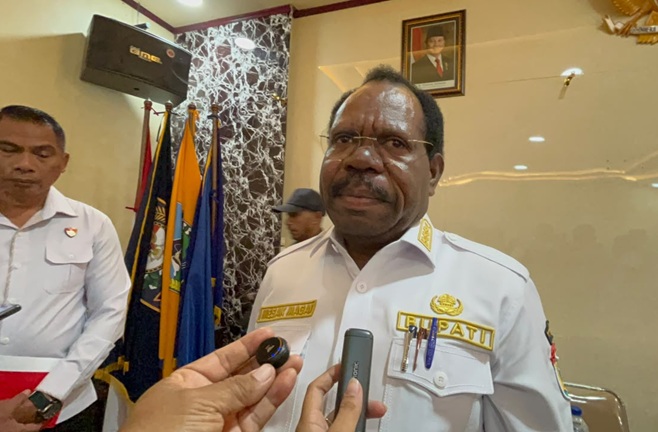 (Bupati Nabire: Jangan Jadikan El Nino Alasan untuk Bakar Lahan)