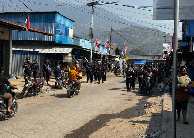(Polres Dogiyai Intensifkan Patroli Dialogis, Situasi Moanemani Tetap Kondusif)
