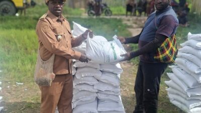 9Perkuat Ketahanan Pangan, Pemkab Paniai Salurkan 5 Ton BAMA ke Topiyai)