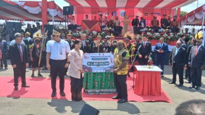 (BPJS Kesehatan Serahkan Manfaat KOSEHAT JKN kepada Pasien di Papua Tengah)