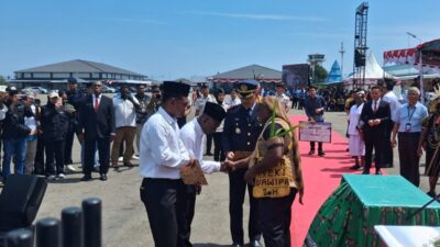 (Gubernur Papua Tengah serahkan remisi HUT kemerdekaan ke-81 RI)