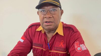 (Kepala Dinas Kesehatan Kabupaten Nabire, Silas Elias Numobogre, S.Kep., Ns., M.Kes)